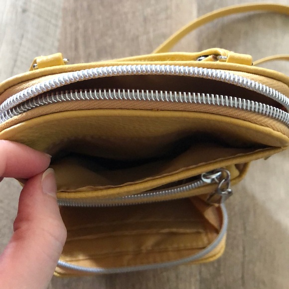 Yellow crossbody - Picture 4 of 6